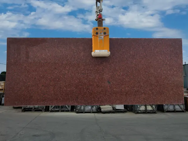 Полоса из гранита IMPERIAL RED полированный 2100x750x20 мм, код 29062