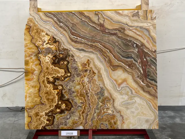 Слэб из оникса ONICE TIGER полированный 1750x1560x20 мм, код 19508