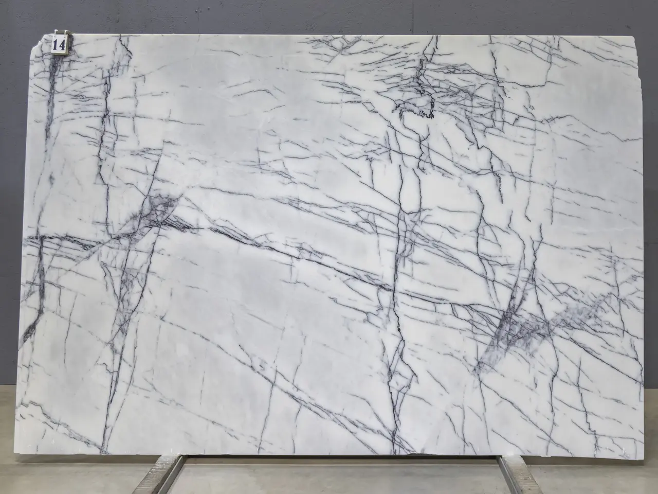 Слэб из мрамора LILAC PREMIUM полированный 2650x1850x20 мм, код 26196