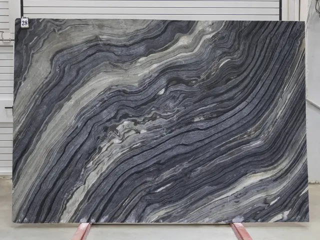 Слэб из мрамора SILVER WAVE BROWN полированный 2900x2010x20 мм, код 25977