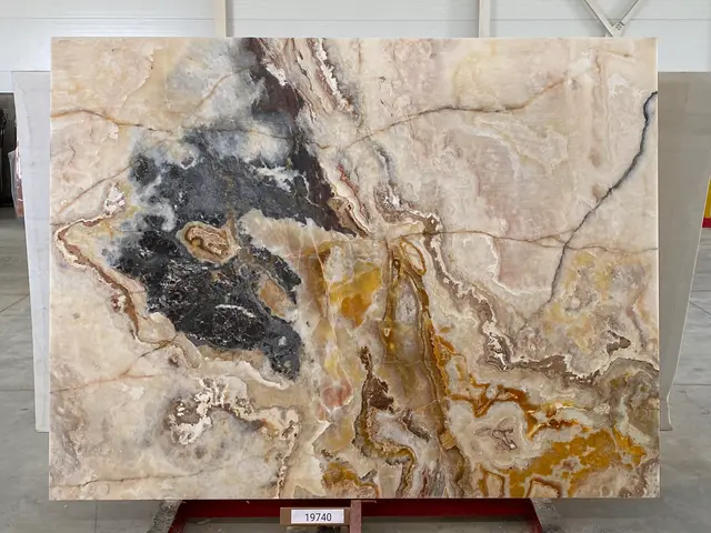 Слэб из оникса ONICE VIOLA полированный 2500x1900x20 мм, код 19740