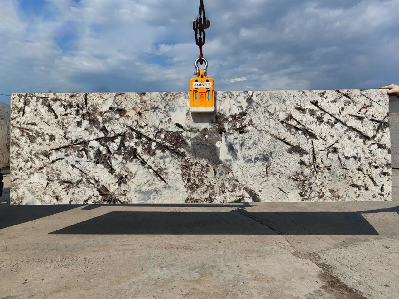 Слэб из гранита BLUE FLOWER полированный 3100x1440x30 мм, код 28062