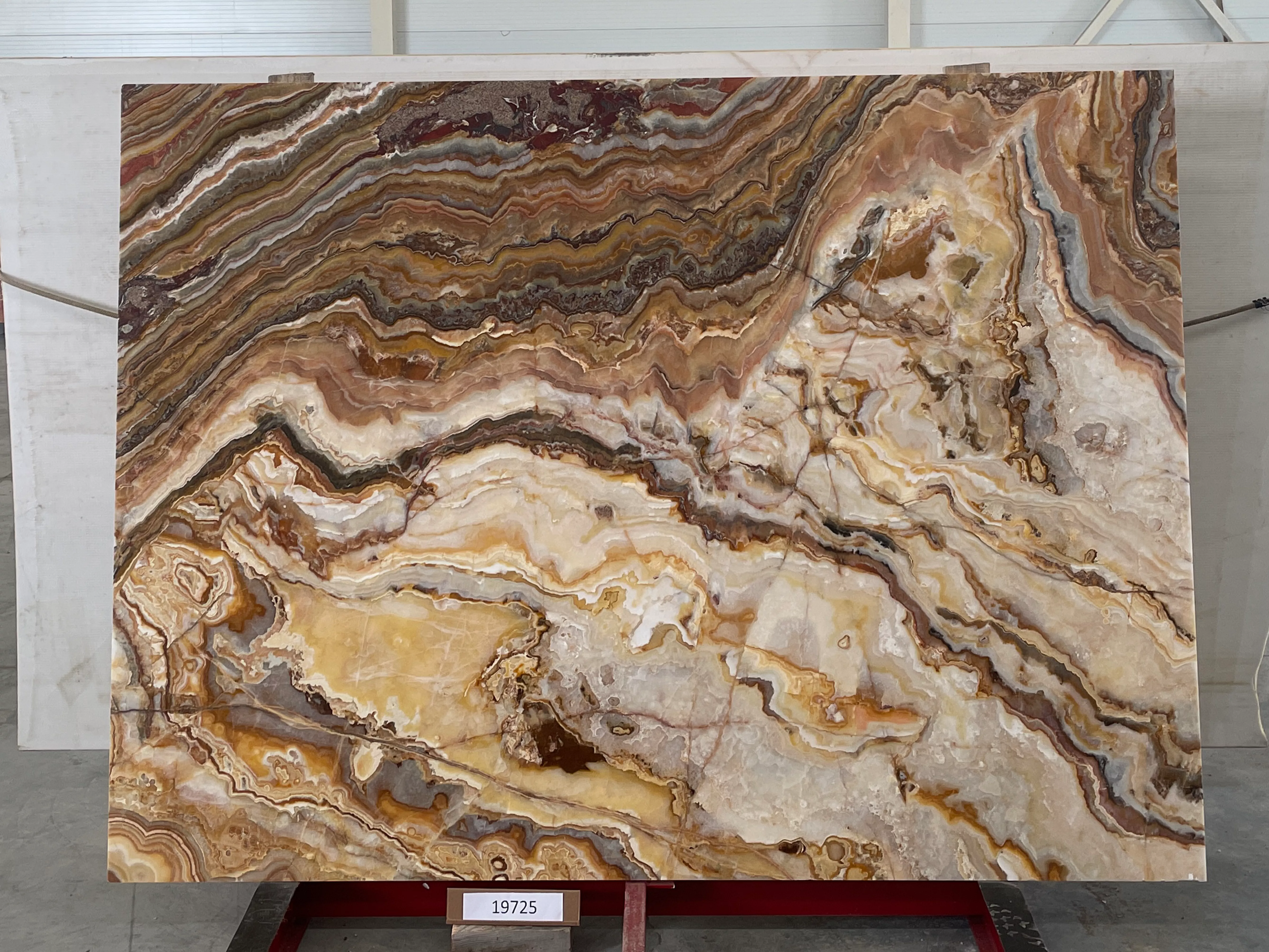 Слэб из оникса ONICE ROMANTIC BROWN полированный 2300x1700x20 мм, код 19725