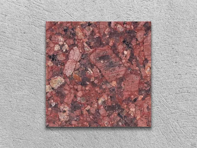 Слэб из гранита IMPERIAL RED полированный 100x100x30 мм, код 2666