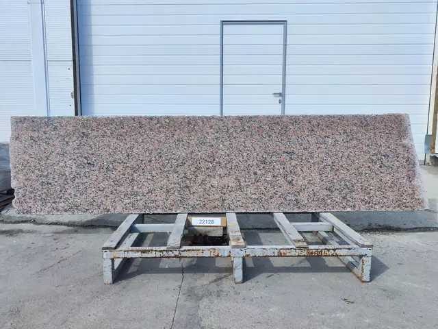 Полоса из гранита RED ASWAN полированный 3070x700x30 мм, код 22128