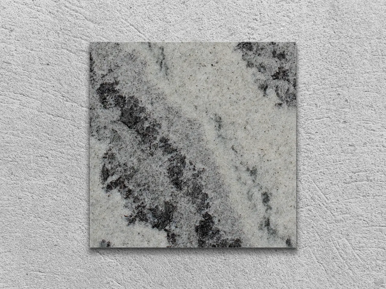 Слэб из мрамора BLACK WAVE полированный 100x100x20 мм, код 2550