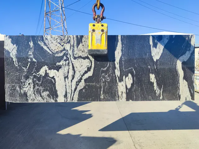 Полоса из гранита PARADISO MARQUINA 2010x700x30 мм, код 22431