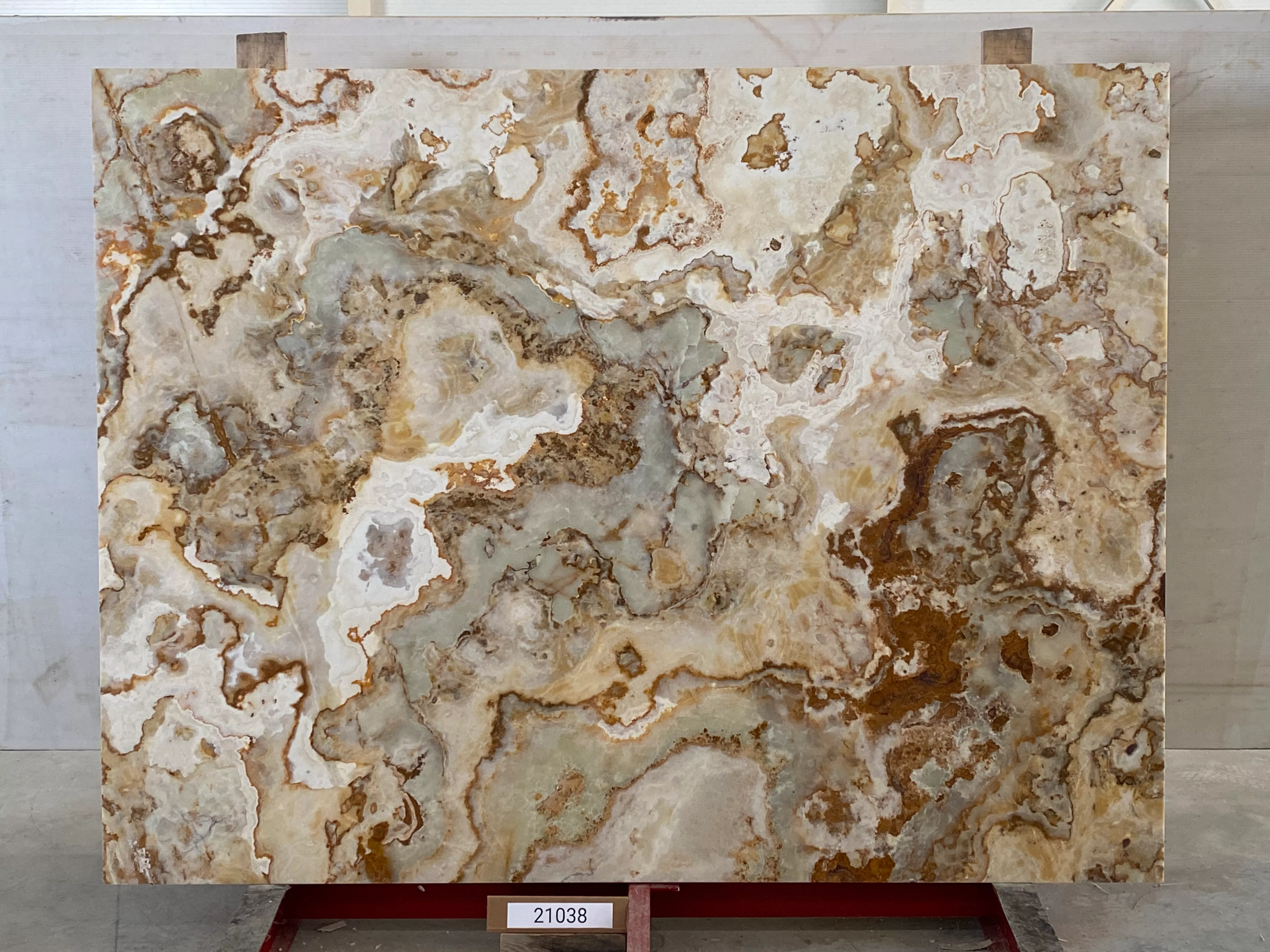 Слэб из оникса ONICE WHITE FLORENCE полированный 2150x1650x20 мм, код 21038