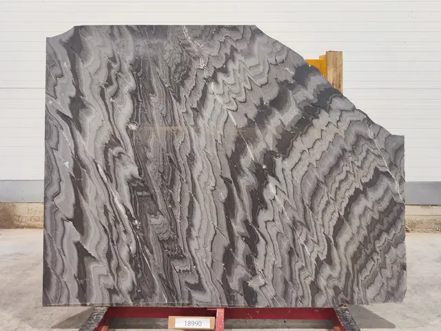 Слэб из мрамора ADILLA BLACK полированный 2310x1450x20 мм, код 18990