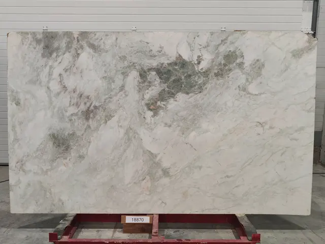 Слэб из оникса LADY ONYX полированный 2640x1600x20 мм, код 18870