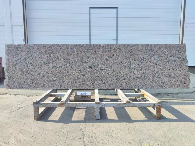 Полоса из гранита RED ASWAN полированный 3020x700x30 мм, код 22054