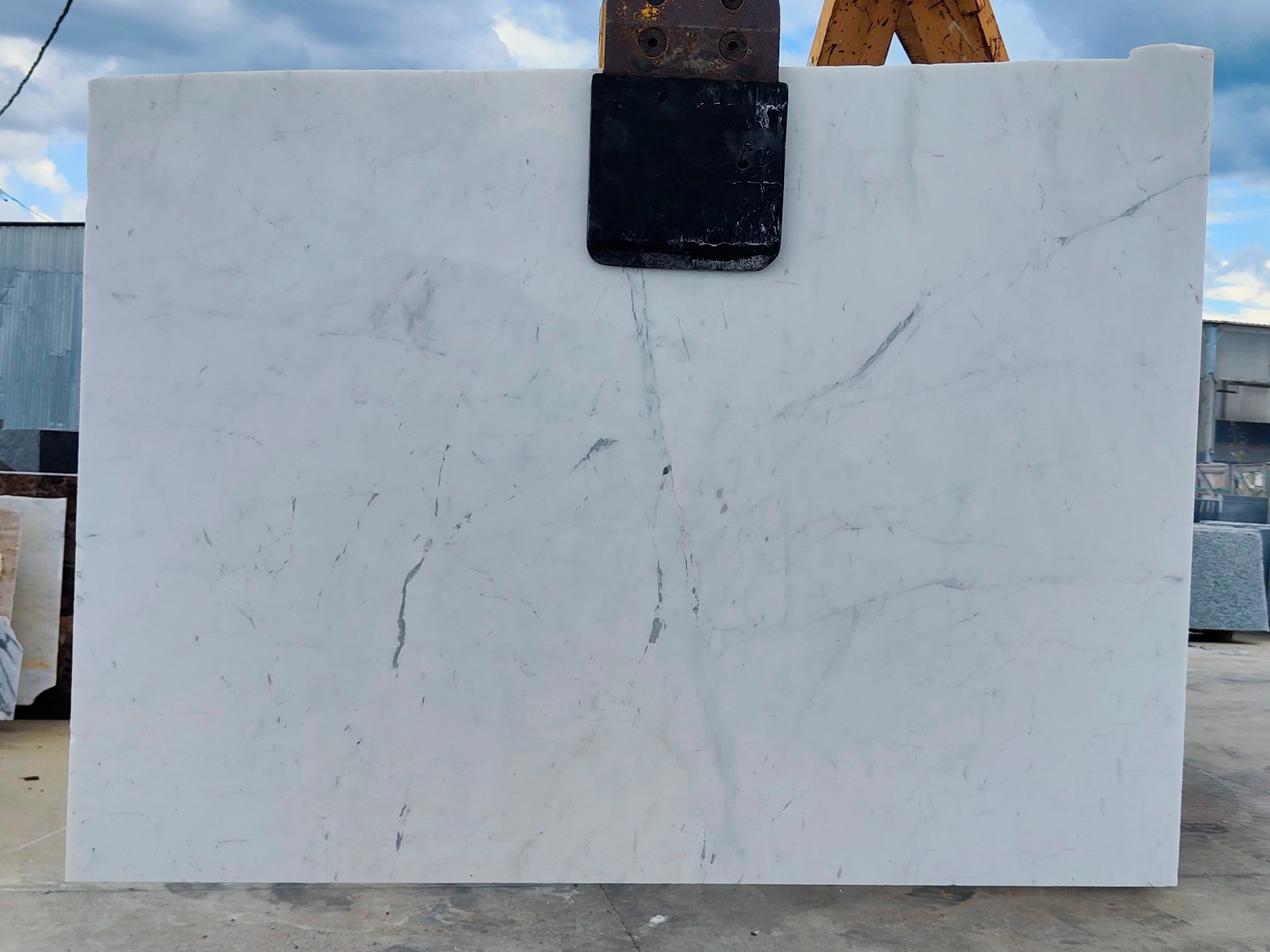 Полоса из мрамора PIRGON ALAS полированный 1250x840x40 мм, код 25556