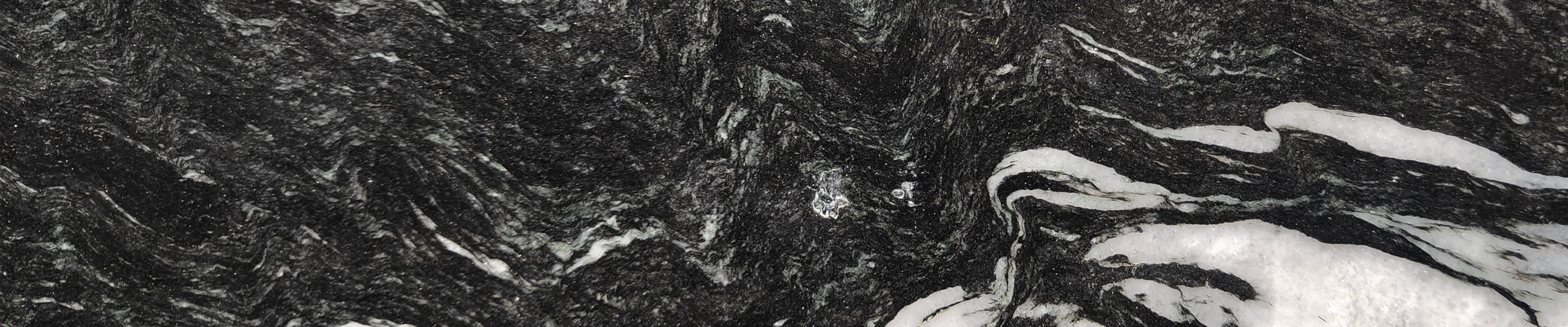 Гранит LAGUNA BLACK полированный