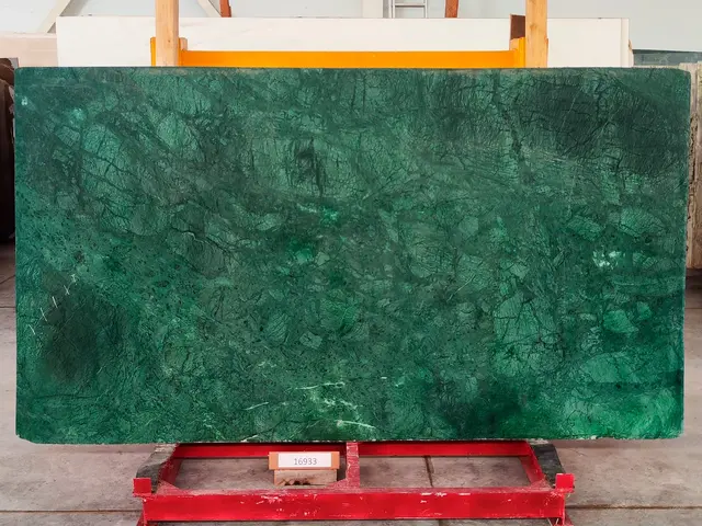 Слэб из мрамора INDIAN GREEN полированный 2680x1490x20 мм, код 16933