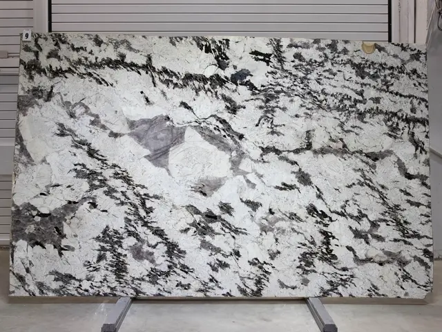 Слэб из кварцита TOURMALINE ICE полированный 3310x1990x20 мм, код 25715