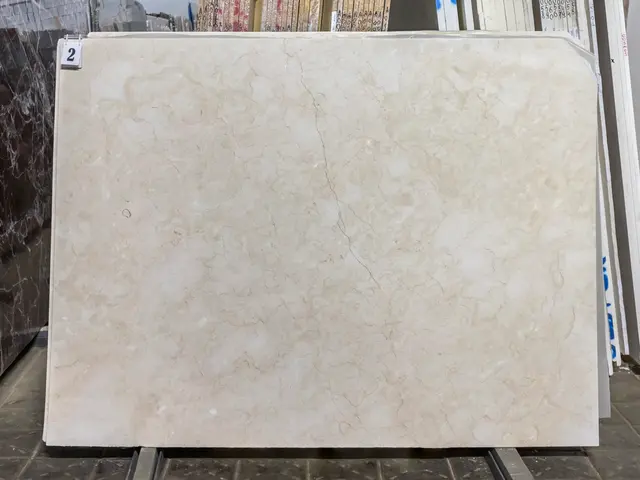 Слэб из мрамора CREMA NOVA полированный 1900x1400x30 мм, код 27578