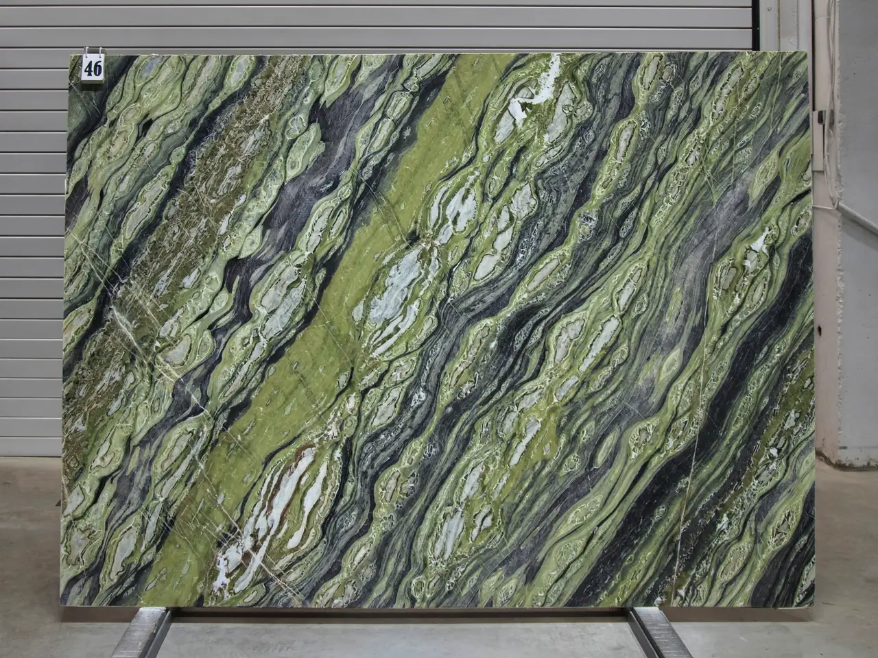 Слэб из мрамора GREEN RIVER полированный 2290x1660x20 мм, код 28466