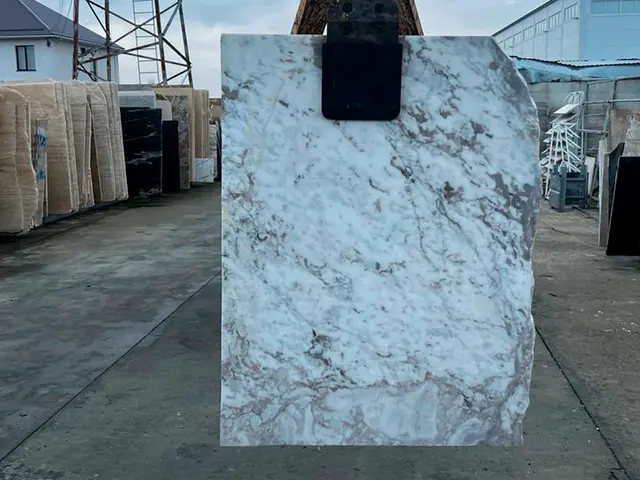 Полоса из мрамора PIRGON полированный 1180x750x20 мм, код 26383