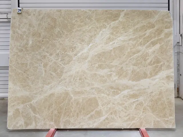 Слэб из мрамора EMPERADOR LIGHT полированный 2750x1980x20 мм, код 25772