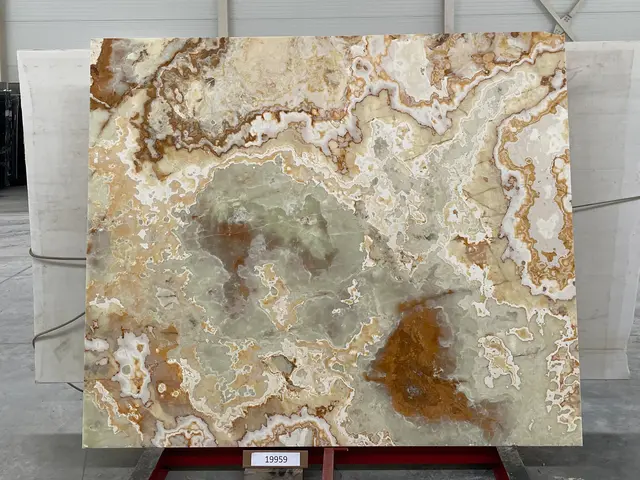 Слэб из оникса ONICE WHITE FLORENCE полированный 2150x1800x20 мм, код 19959