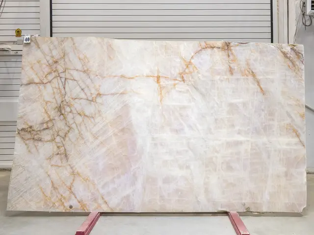 Слэб из кварцита CRISTALLO PINK EXTRA полированный 3100x1800x20 мм, код 25998