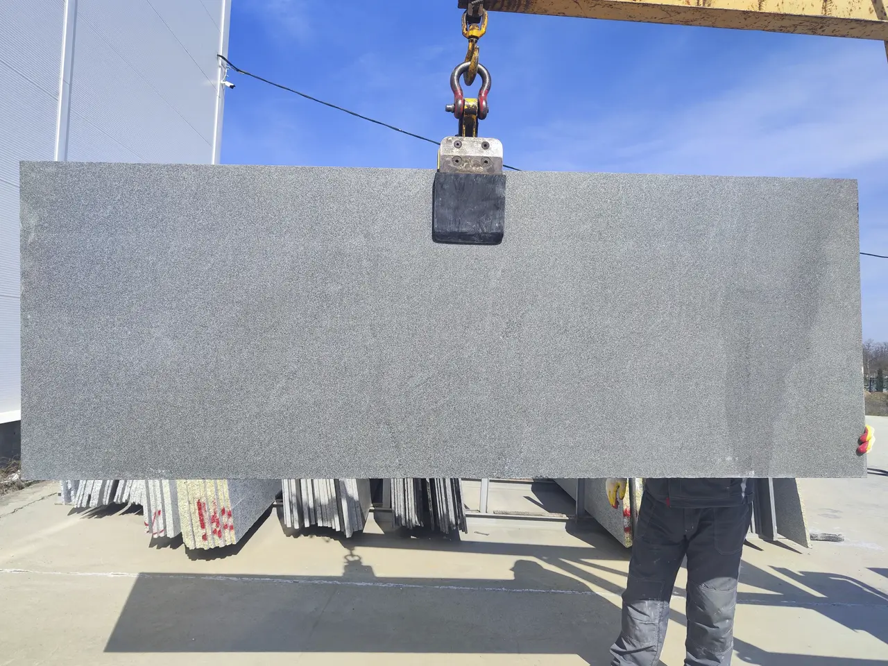 Полоса из гранита ABSOLUTE BLACK термообработанный 2340x950x20 мм, код 23617