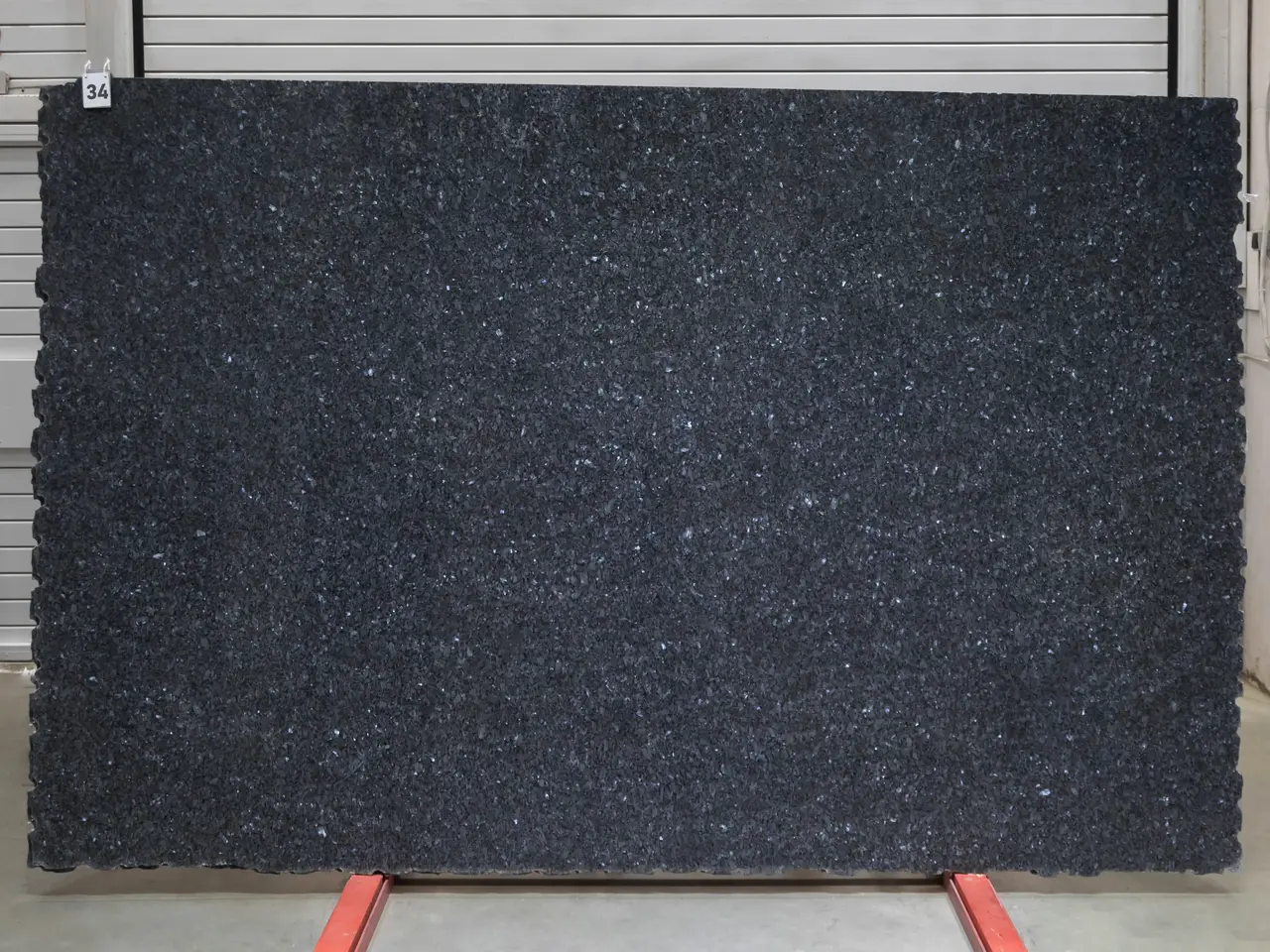 Слэб из лабрадорита BLUE PEARL полированный 2930x1910x20 мм, код 28473