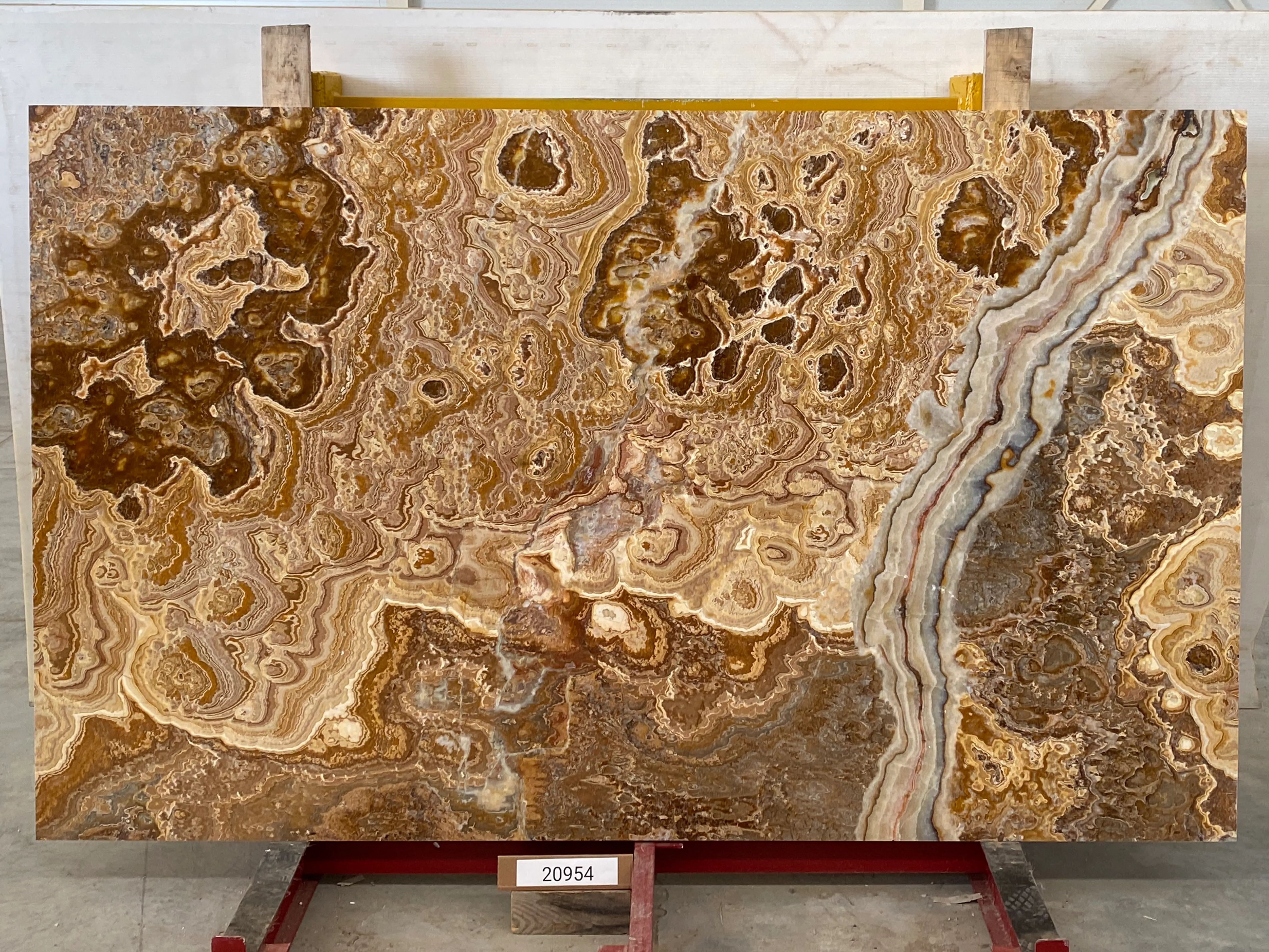 Слэб из оникса ONICE ROMANTIC BROWN полированный 2530x1530x20 мм, код 20954