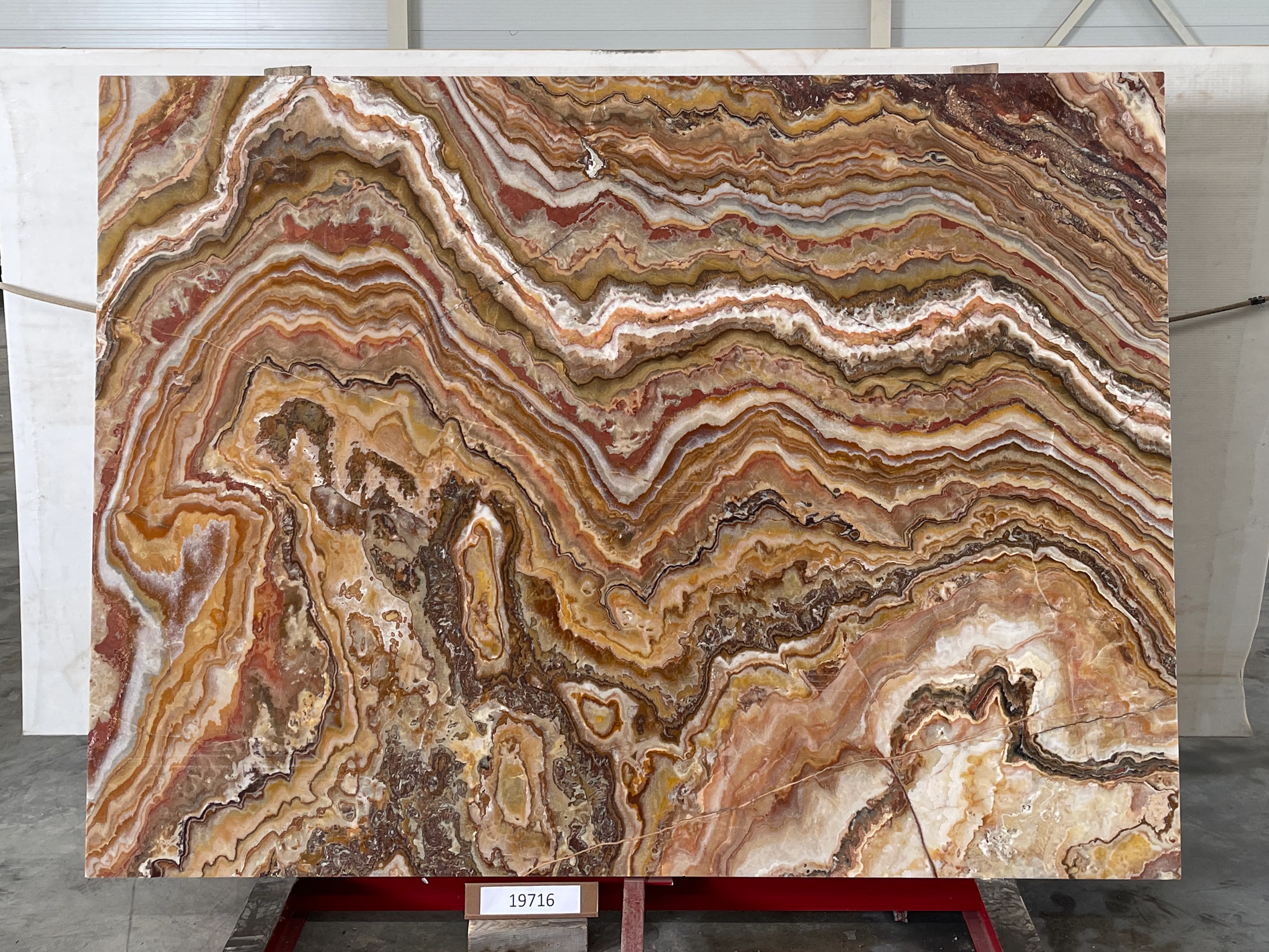 Слэб из оникса ONICE ROMANTIC BROWN полированный 2280x1680x20 мм, код 19716