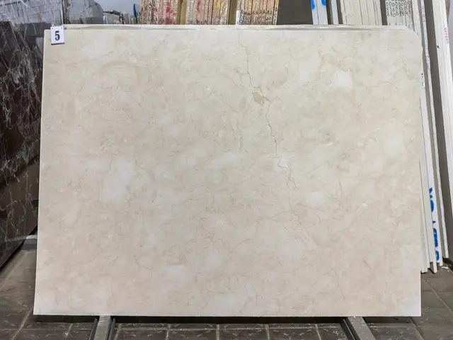 Слэб из мрамора CREMA NOVA полированный 1900x1400x30 мм, код 27581