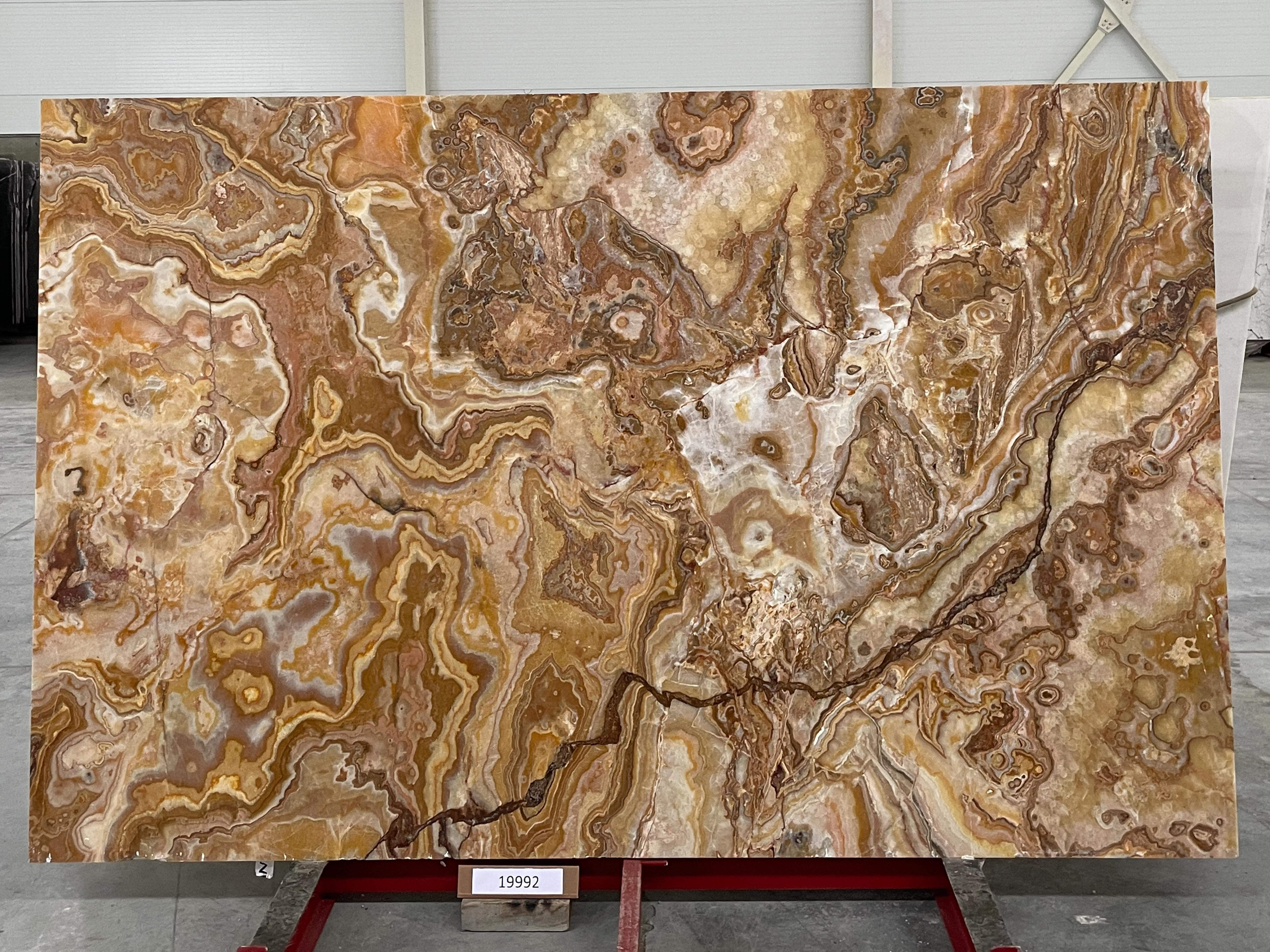 Слэб из оникса ONICE ROMANTIC BROWN полированный 2800x1800x20 мм, код 19992