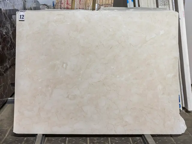 Слэб из мрамора CREMA NOVA полированный 1900x1400x30 мм, код 27588