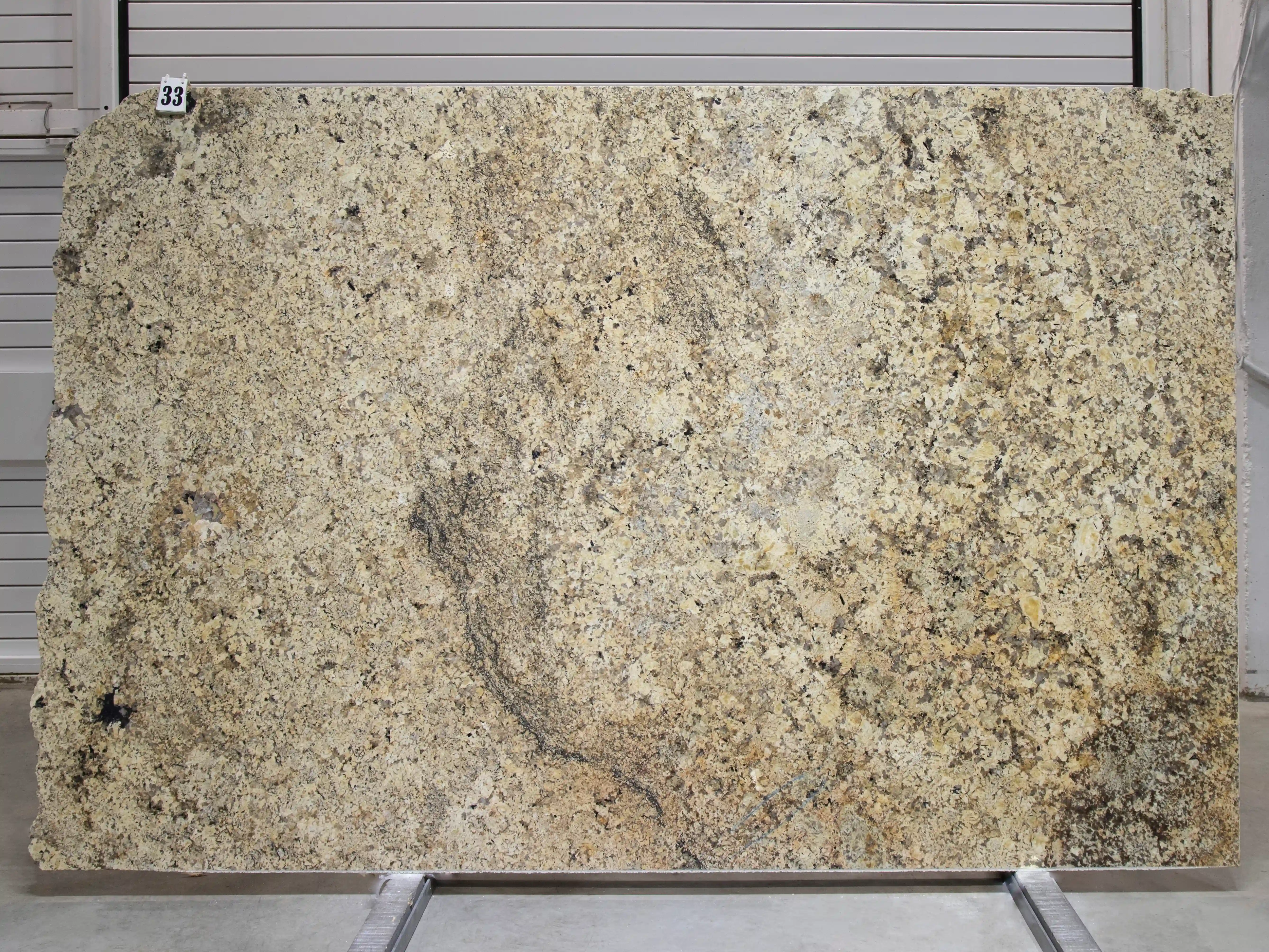 Слэб из гранита NAMIBIAN GOLD полированный 2890x1880x20 мм, код 25693