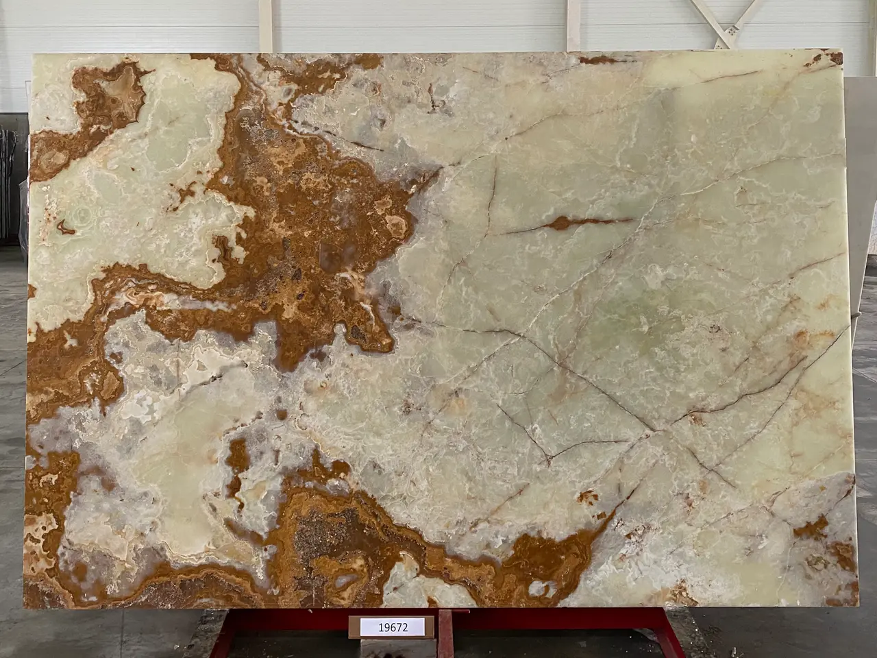 Слэб из оникса VERDE полированный 2750x1850x20 мм, код 19672