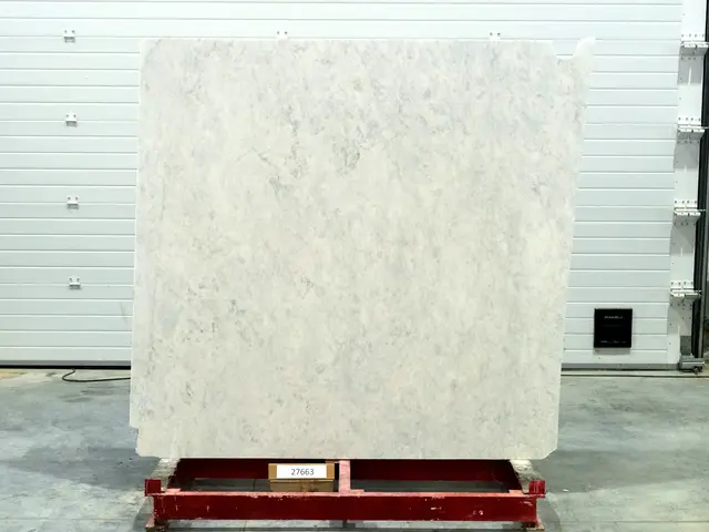 Слэб из мрамора KOELGA полированный 1700x1700x20 мм, код 27663