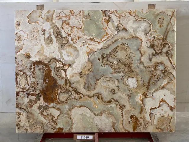 Слэб из оникса ONICE WHITE FLORENCE полированный 2150x1650x20 мм, код 21039