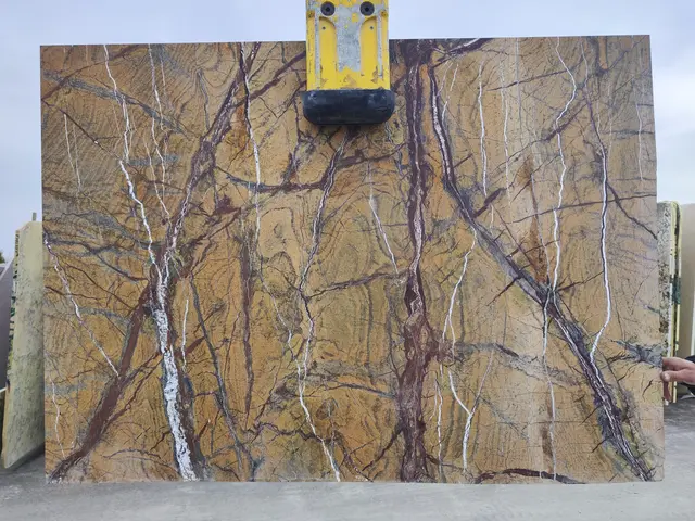 Слэб из мрамора BIDASAR GOLD полированный 1500x1050x30 мм, код 23725