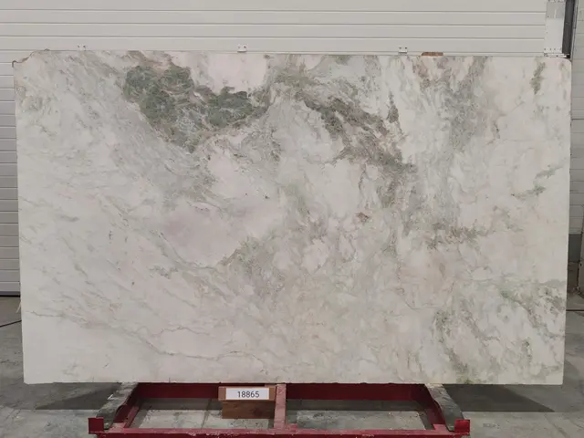 Слэб из оникса LADY ONYX полированный 2640x1600x20 мм, код 18865