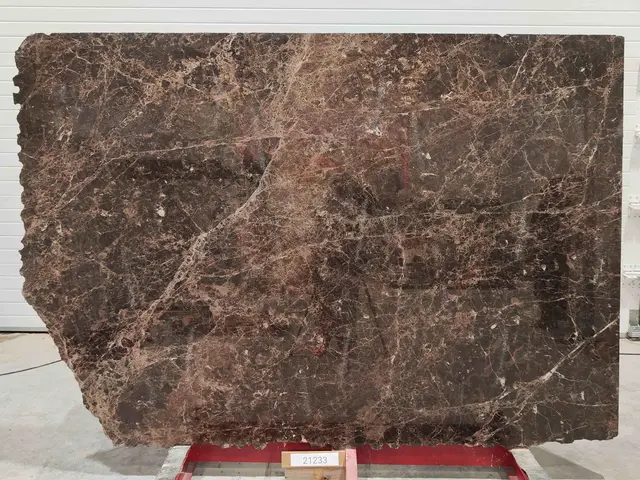 Слэб из мрамора EMPERADOR DARK полированный 2300x1780x30 мм, код 21233