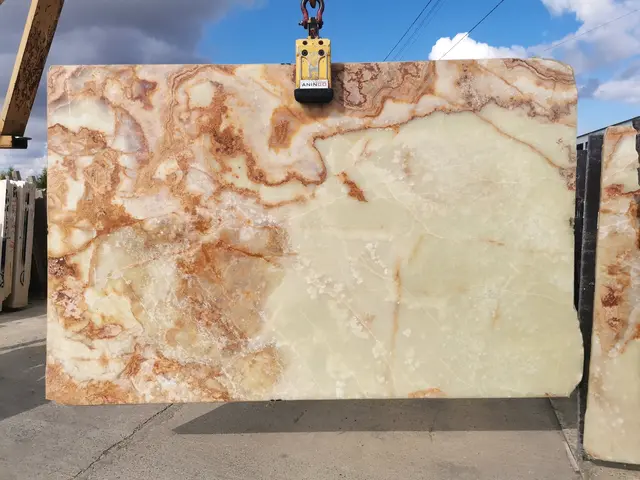 Слэб из оникса ONICE GREEN полированный 2920x1850x20 мм, код 15418