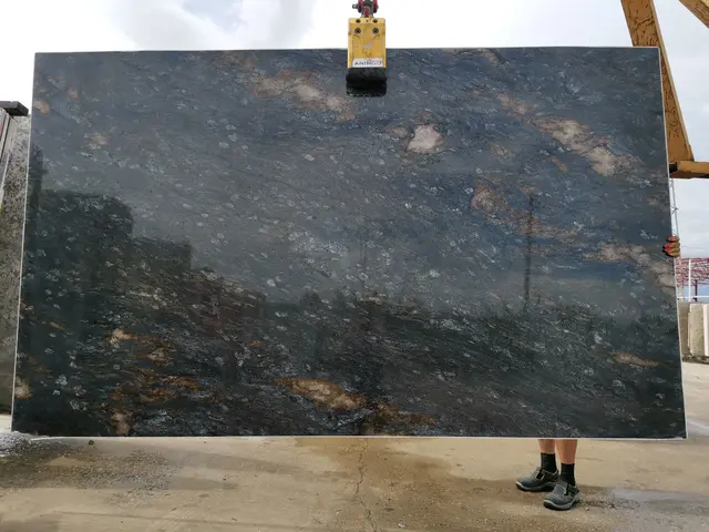 Слэб из гранита METALICUS полированный 2960x1980x20 мм, код 15820