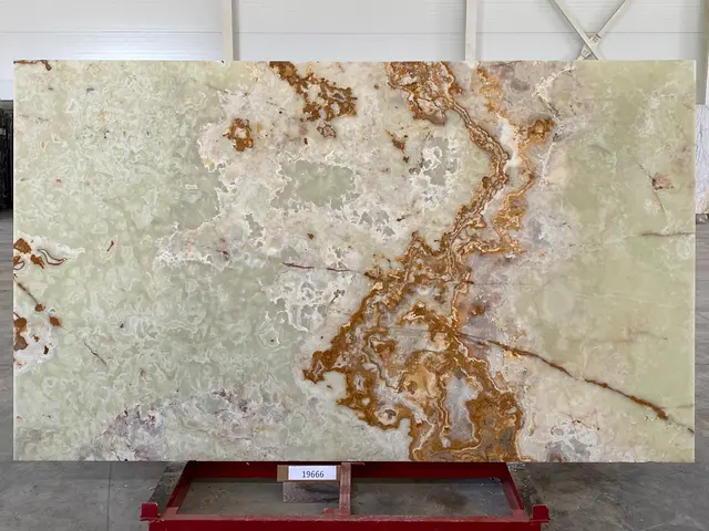 Слэб из оникса VERDE полированный 3050x1800x20 мм, код 19666