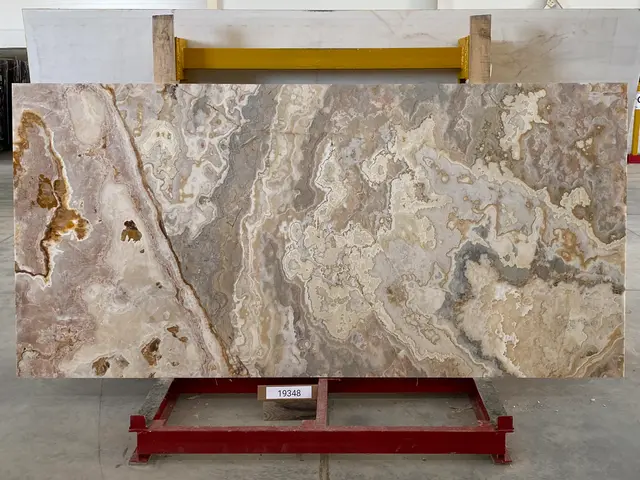 Слэб из оникса ONICE FIRE полированный 2900x1400x20 мм, код 19348