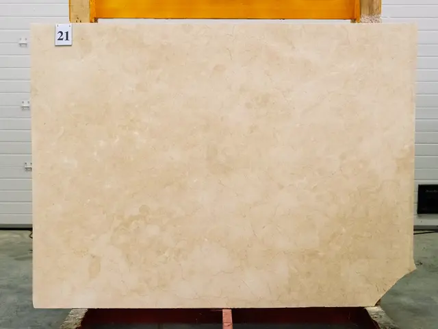 Слэб из мрамора CREMA NOVA полированный 1900x1400x30 мм, код 27597