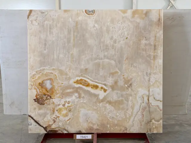 Слэб из оникса ONICE VIOLA полированный 1900x1750x20 мм, код 19421