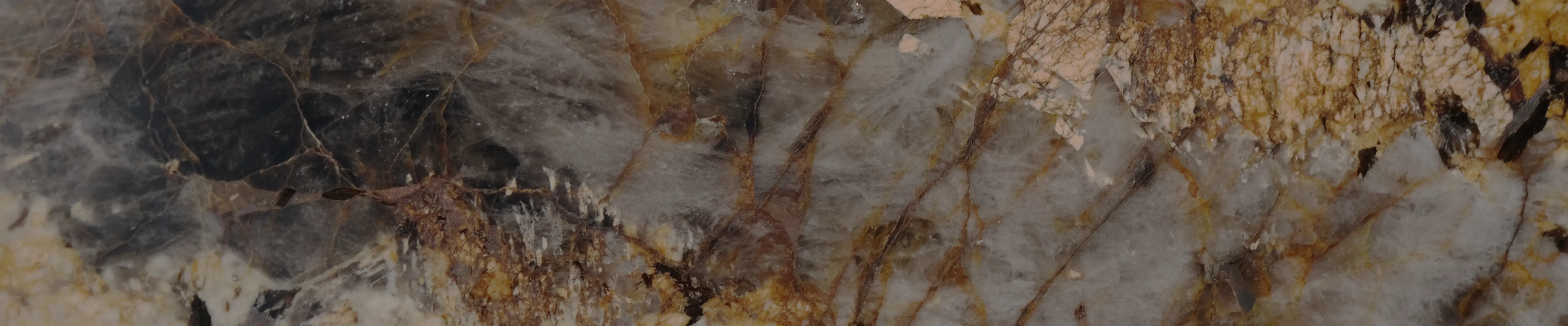 Кварцит PATAGONIA GOLD полированный