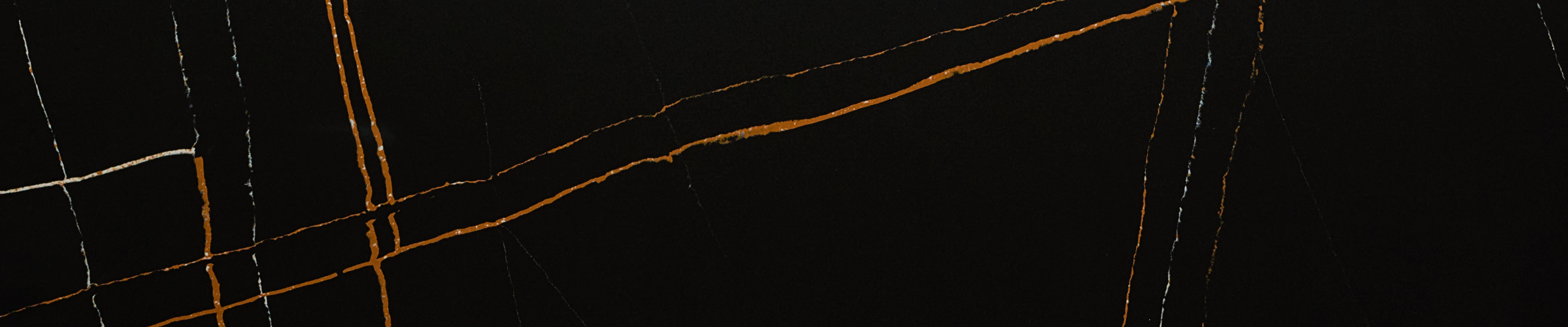 SAHARA NOIR 770 полированный