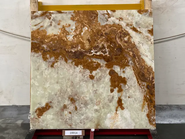 Слэб из оникса VERDE полированный 1580x1500x20 мм, код 19914