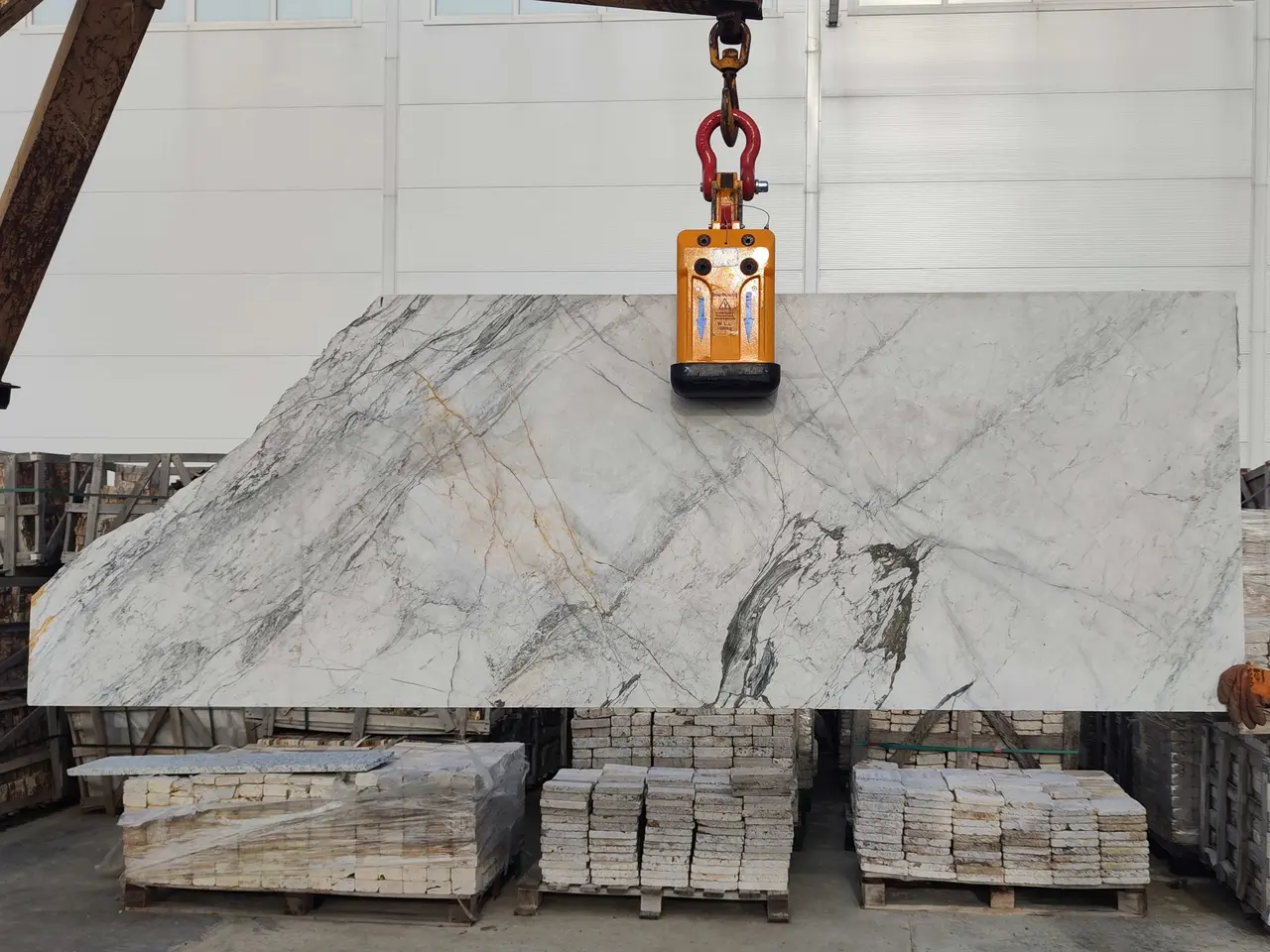 Полоса из мрамора STATUARIO полированный 1700x820x20 мм, код 26852