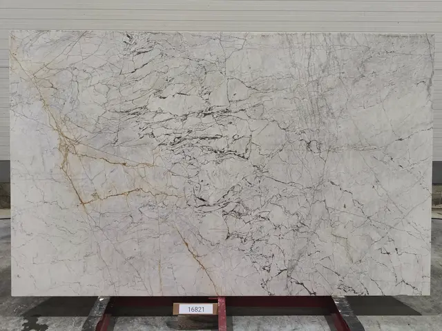 Слэб из мрамора STATUARIO полированный 2700x1700x20 мм, код 16821